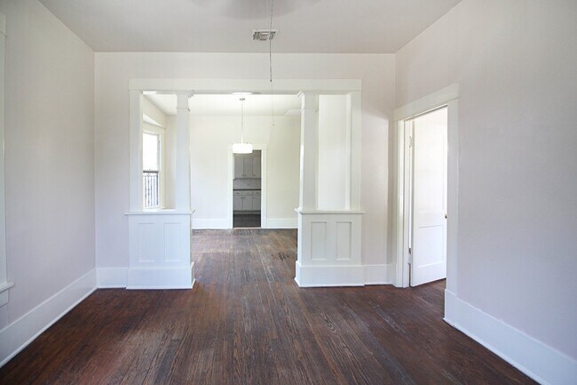 Building Photo - Historically charming home ready for move in!