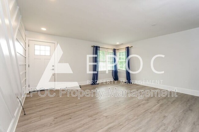 Building Photo - 405 Peele St