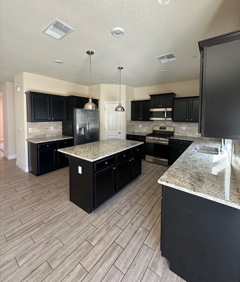 Building Photo - 2494 Valdes Dr