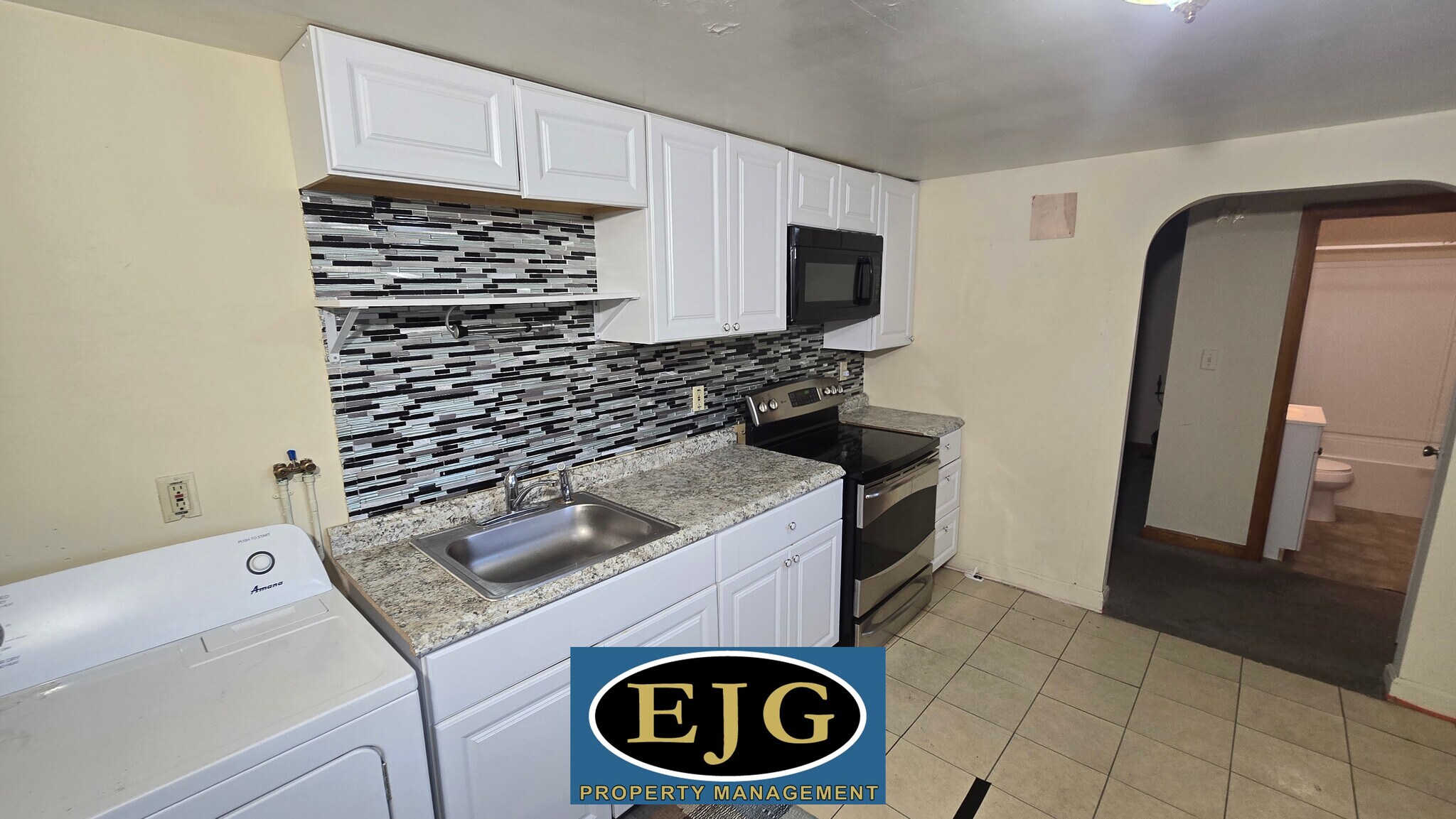 Building Photo - 18 Inglewood Ter