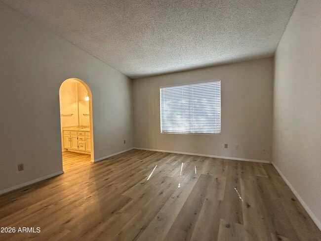 Building Photo - 3926 W Willow Ave