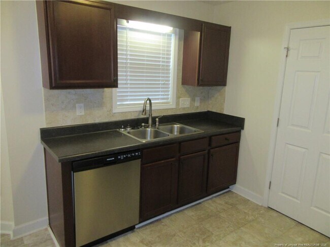 Building Photo - 2212 Cliff Swallow Drive