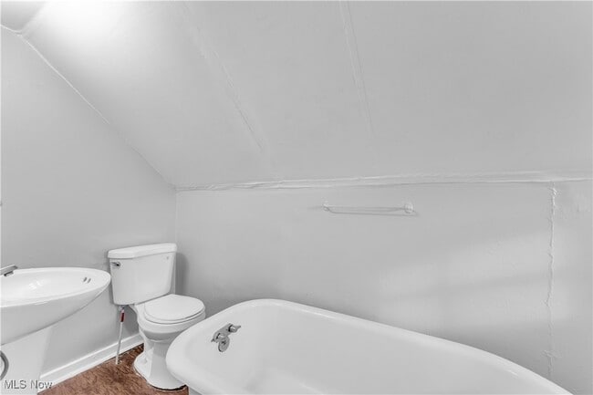 Building Photo - 14614 Glendale Ave