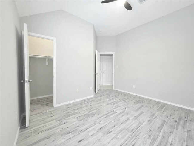 Building Photo - 17602 Haywood Oaks Dr