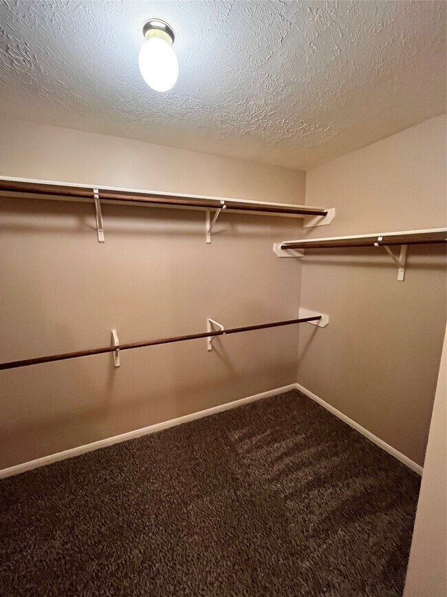 Building Photo - 16118 Cypress Valley Dr