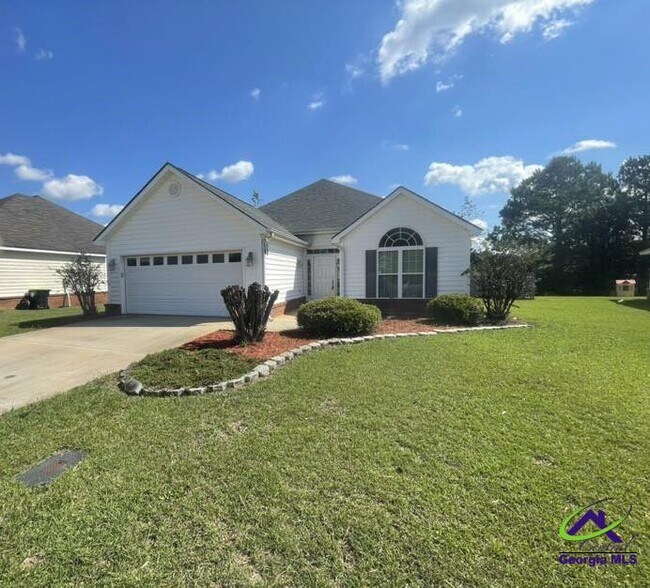 Building Photo - 208 Apple Ct