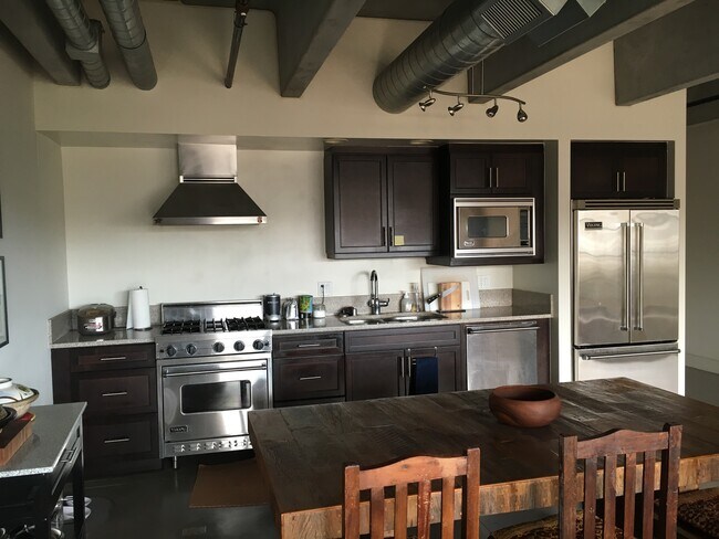Building Photo - 4141 Glencoe Ave