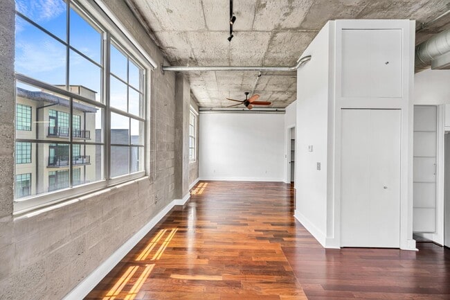 Building Photo - 411 NW 1st Ave