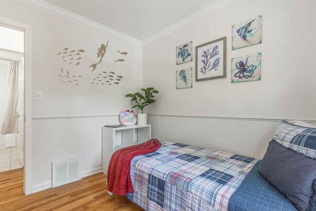 Building Photo - 4945 N Euclid Ave