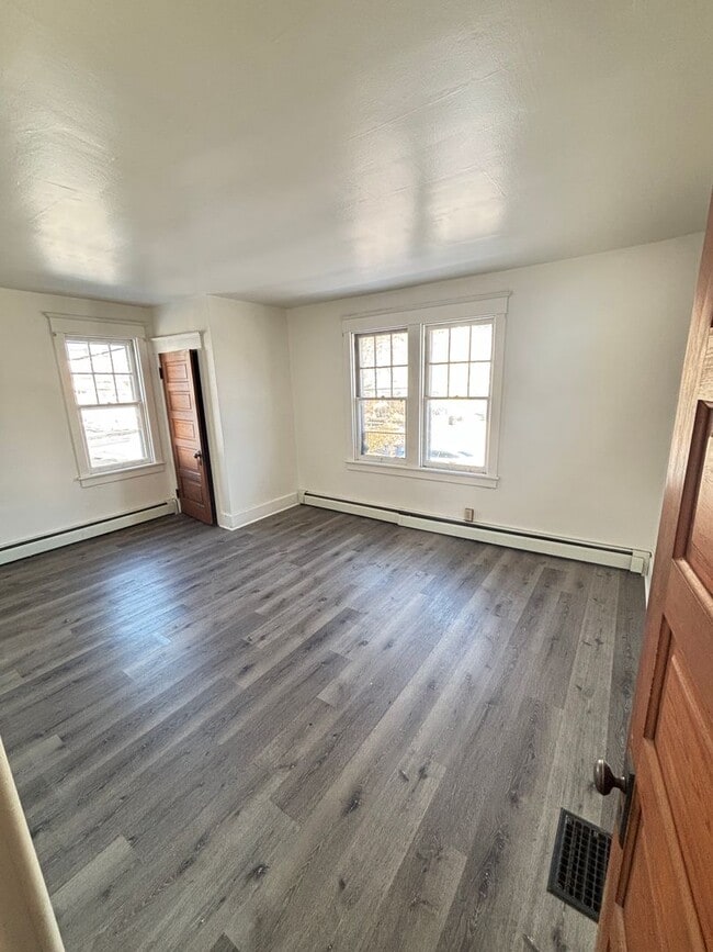 Building Photo - Charming Craftsman-Style Split Home – 3 Bedrooms, 1 Bath