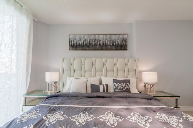 Building Photo - 16699 Collins Ave