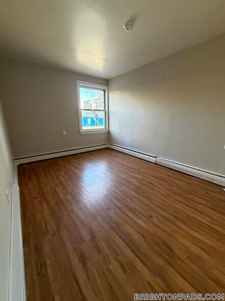 Building Photo - 9 Bronsdon St