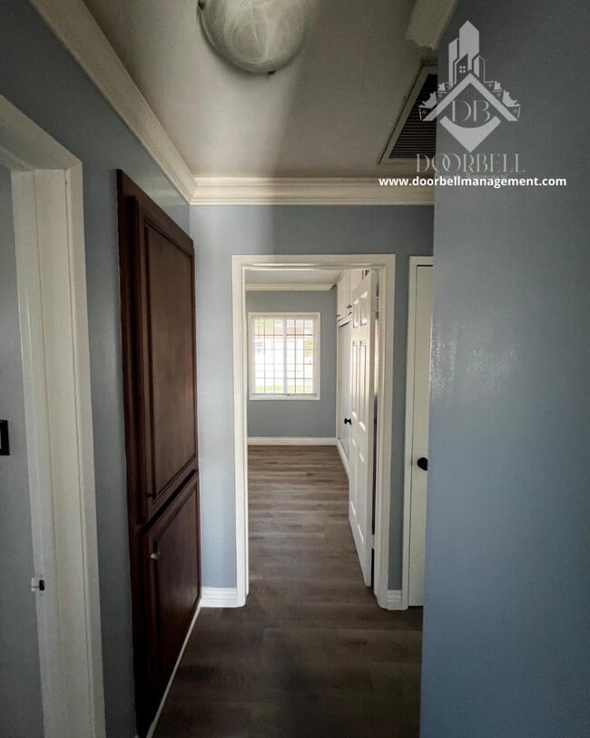 Building Photo - 956 W Harvard Pl