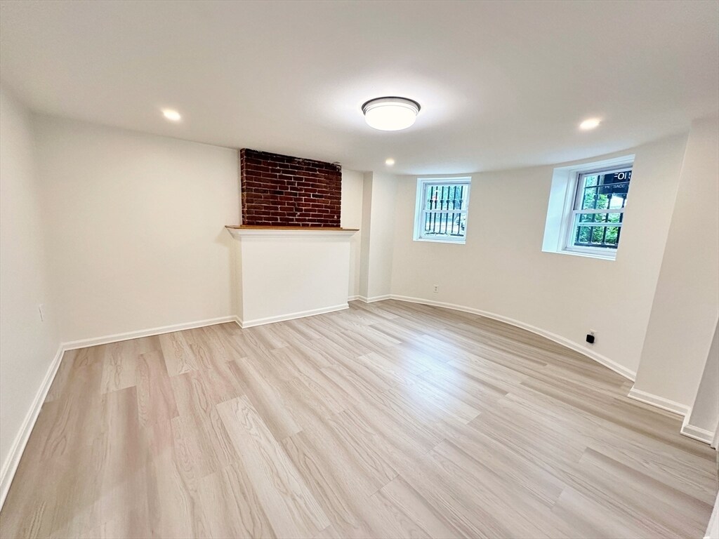 Building Photo - 418 Sumner St