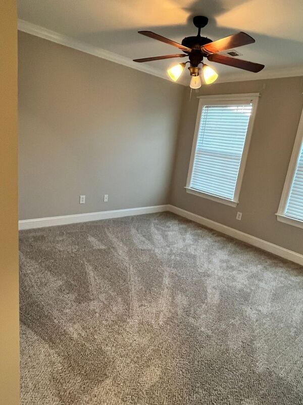 Building Photo - 9739 Valley Springs Dr
