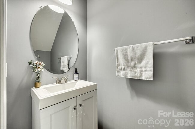 Building Photo - 928 Kite Dr