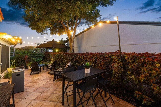 Building Photo - 18 Bristol Ln