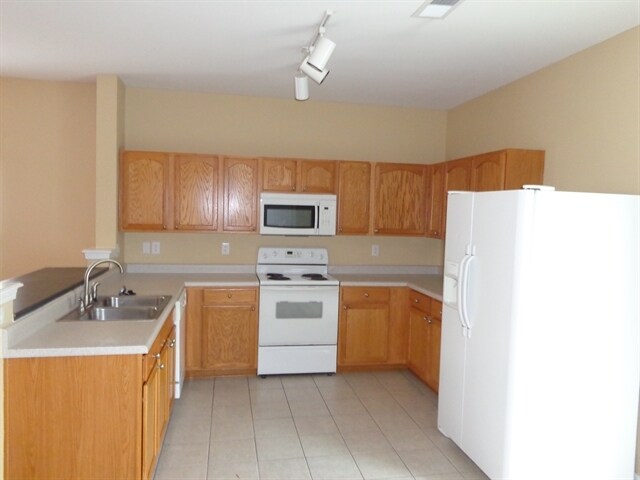 Building Photo - 8312 Ainsworth St