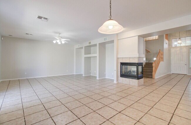 Building Photo - 2026 E County Down Dr