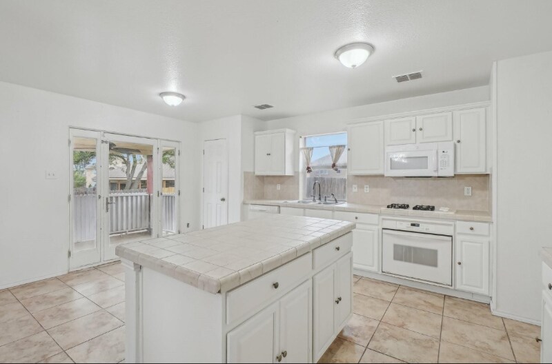Building Photo - 4662 Snow Ridge Ct