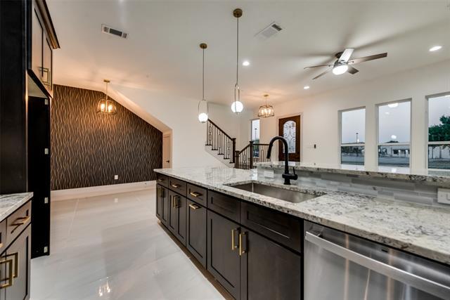 Building Photo - 6011 Rivendell Dr