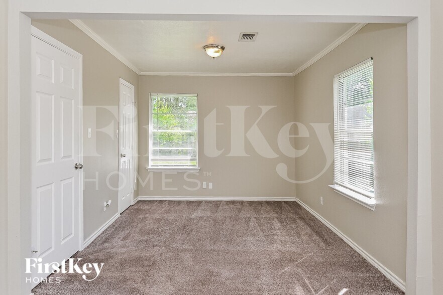 Building Photo - 712 McCardell Dr