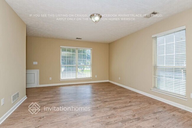 Building Photo - 1725 Stoneoak Cir