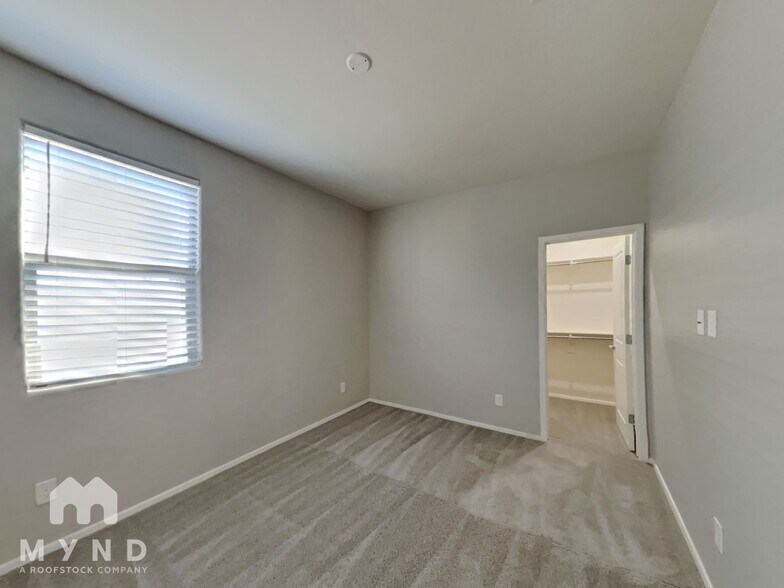 Building Photo - 22592 Via Estancia