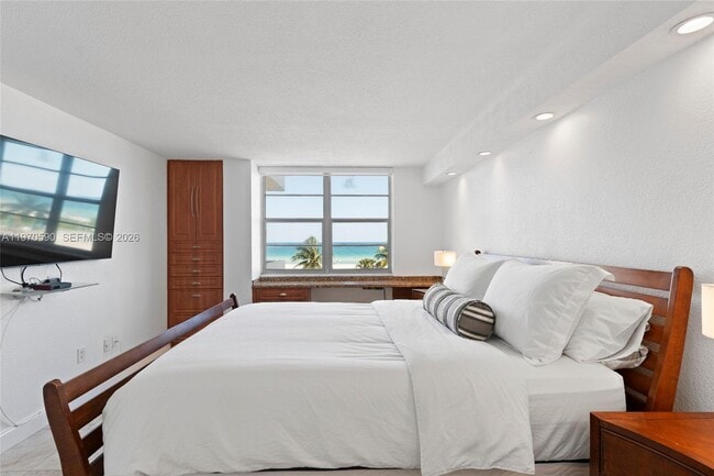 Building Photo - 5701 Collins Ave