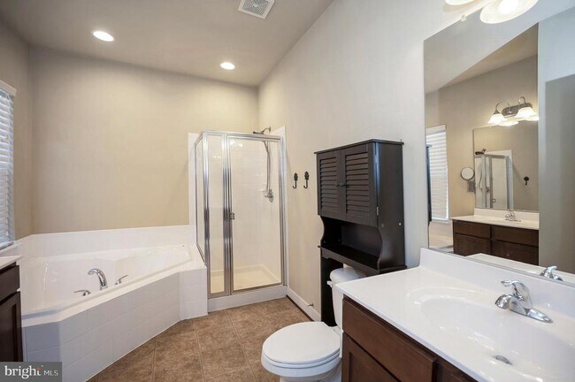 Building Photo - 100 Nestor's Pl