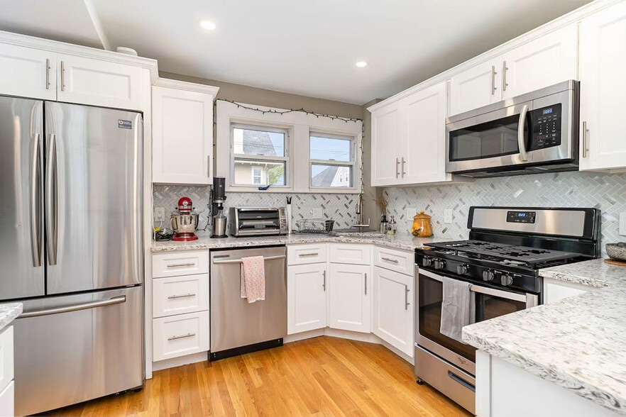 Building Photo - 5 Piedmont St