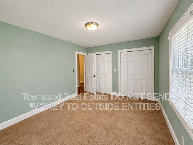 Building Photo - 342 Devane St