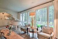 Building Photo - 28 Holiday Dr