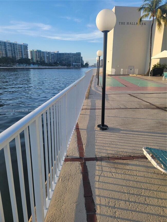 Building Photo - 3800 S Ocean Dr