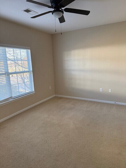 Building Photo - 6801 Hanesbrook Cir