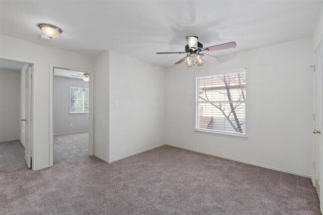 Building Photo - 1305 Caras Cv