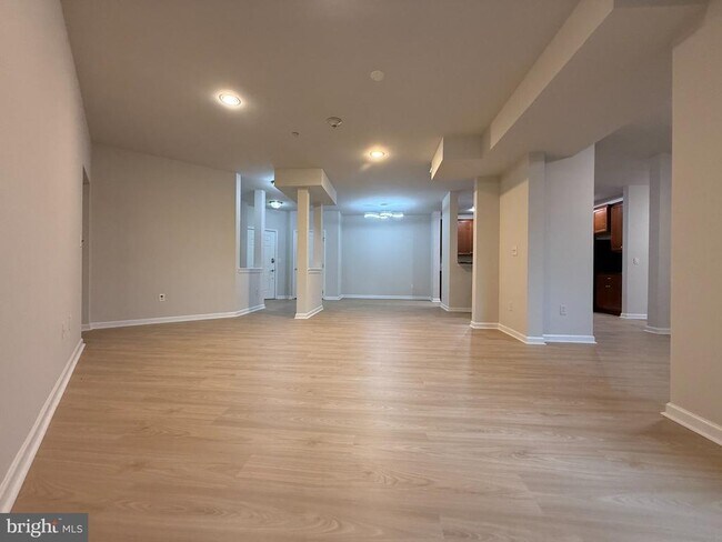 Building Photo - 407 Carson Terrace