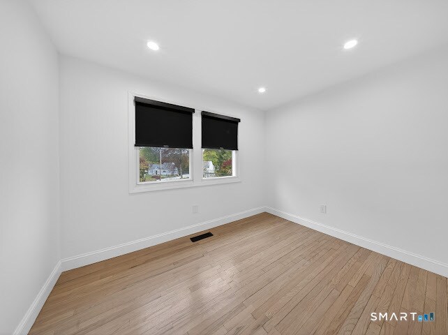 Building Photo - 20 Oakridge Rd