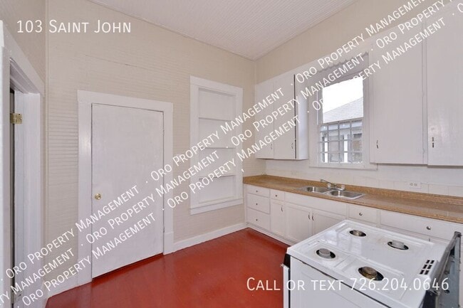 Building Photo - Nice Historic Home Near  Downtown