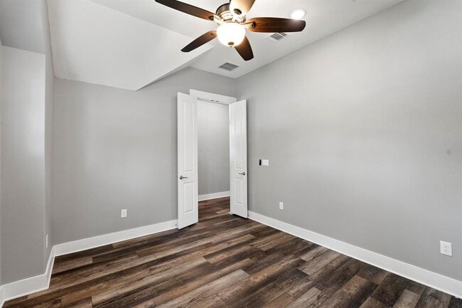 Building Photo - 203 E Salty St