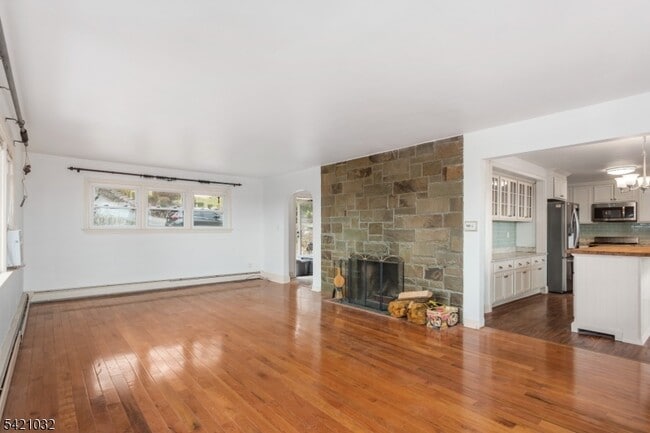 Building Photo - 145 Highview Terrace