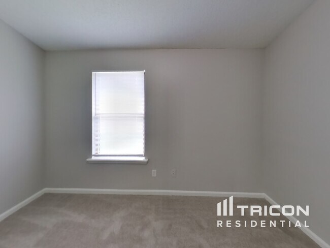 Building Photo - 2660 Malibu Cir