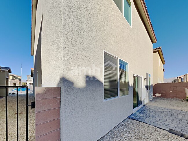 Building Photo - 6034 Schmidt St