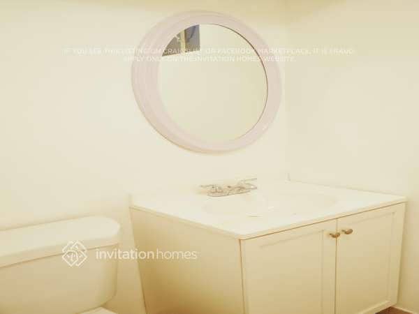 Building Photo - 303 Leonard Ln