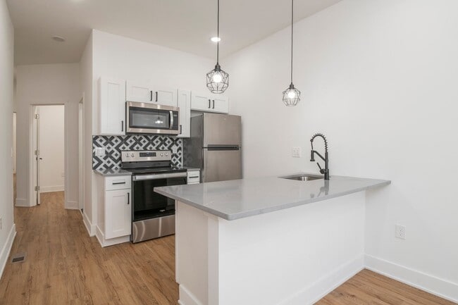 Building Photo - 3312 W Cumberland St