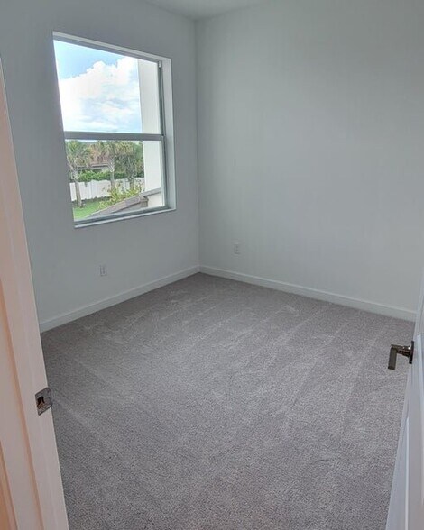 Building Photo - 4946 Navali Dr