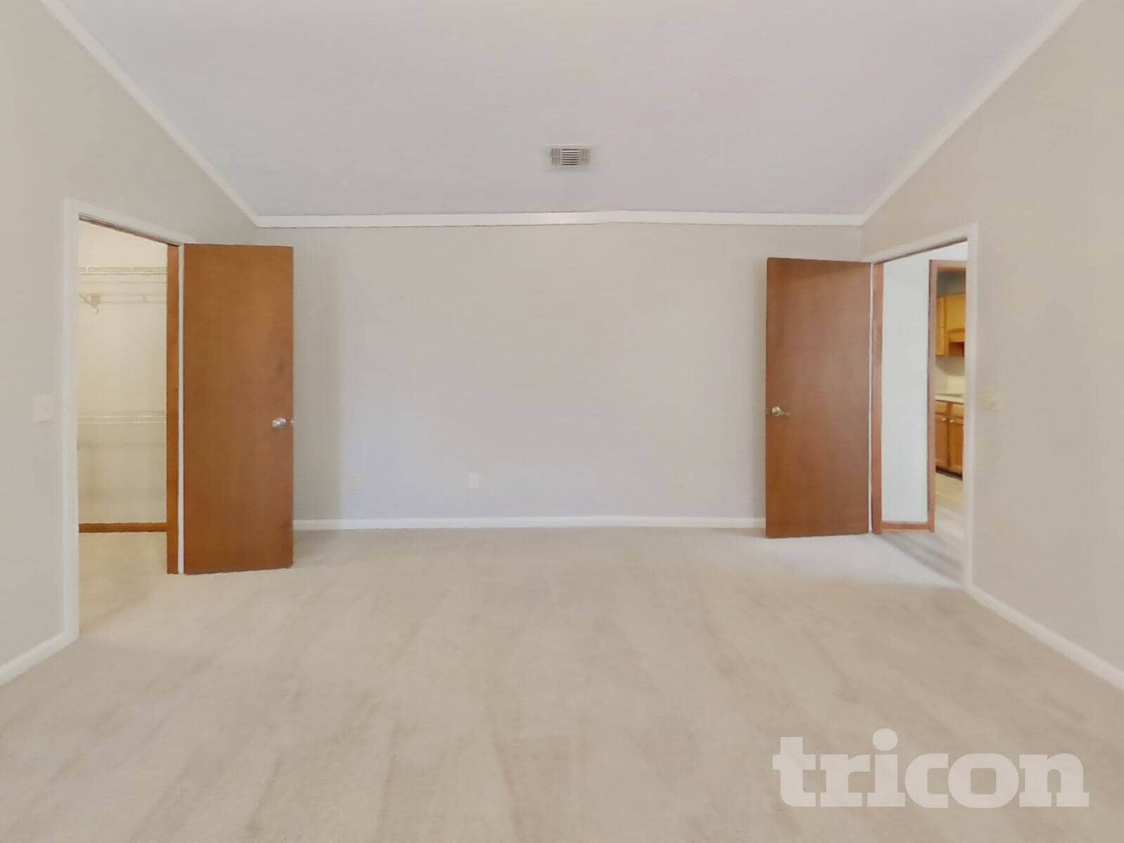 Building Photo - 4750 Deerfoot Ct