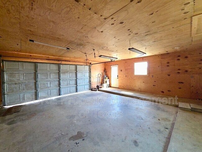 Building Photo - 1081 Private Rd 7023