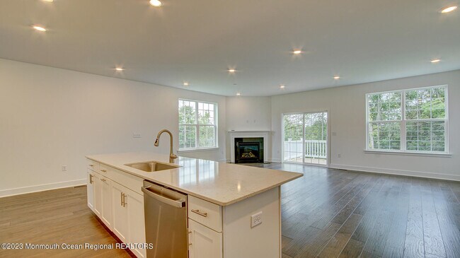 Building Photo - 101 Pilot St