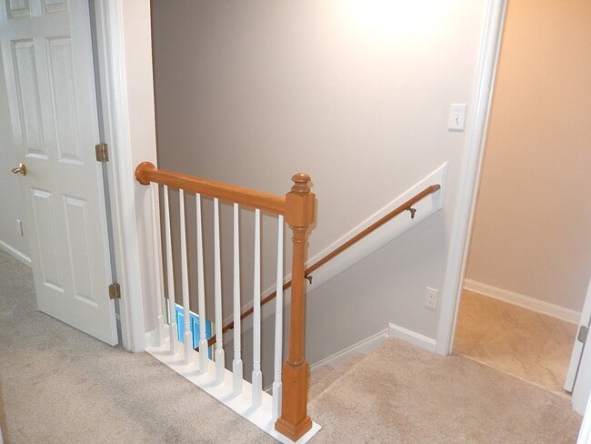 Building Photo - 211 Bridgepath Dr